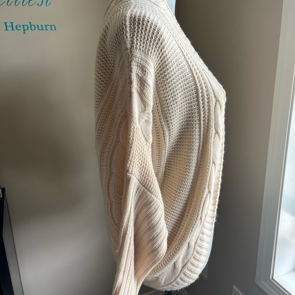 Soft knit cream cardigan 26x30 - Picture 5 of 8